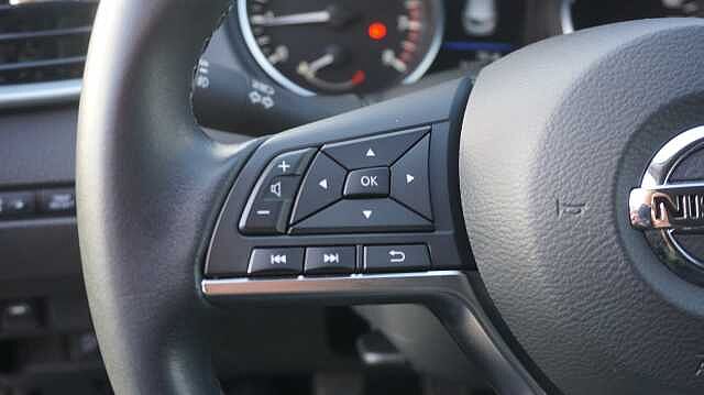 Nissan Qashqai 1.3 DIG-T N-CONNECTA 103KW 140 5P