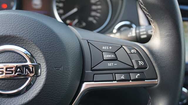 Nissan Qashqai 1.3 DIG-T N-CONNECTA 103KW 140 5P