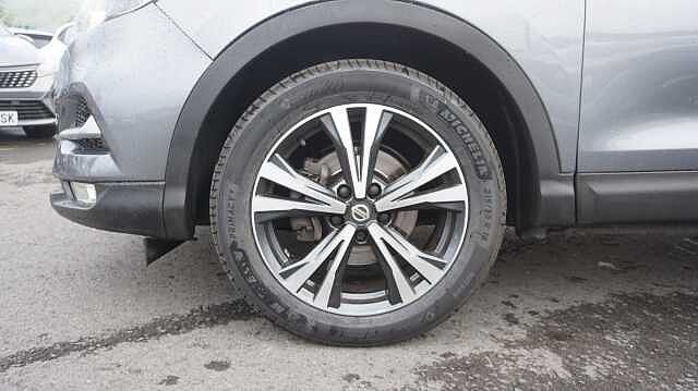 Nissan Qashqai 1.2 DIG-T N-CONNECTA AUTO 115 5P